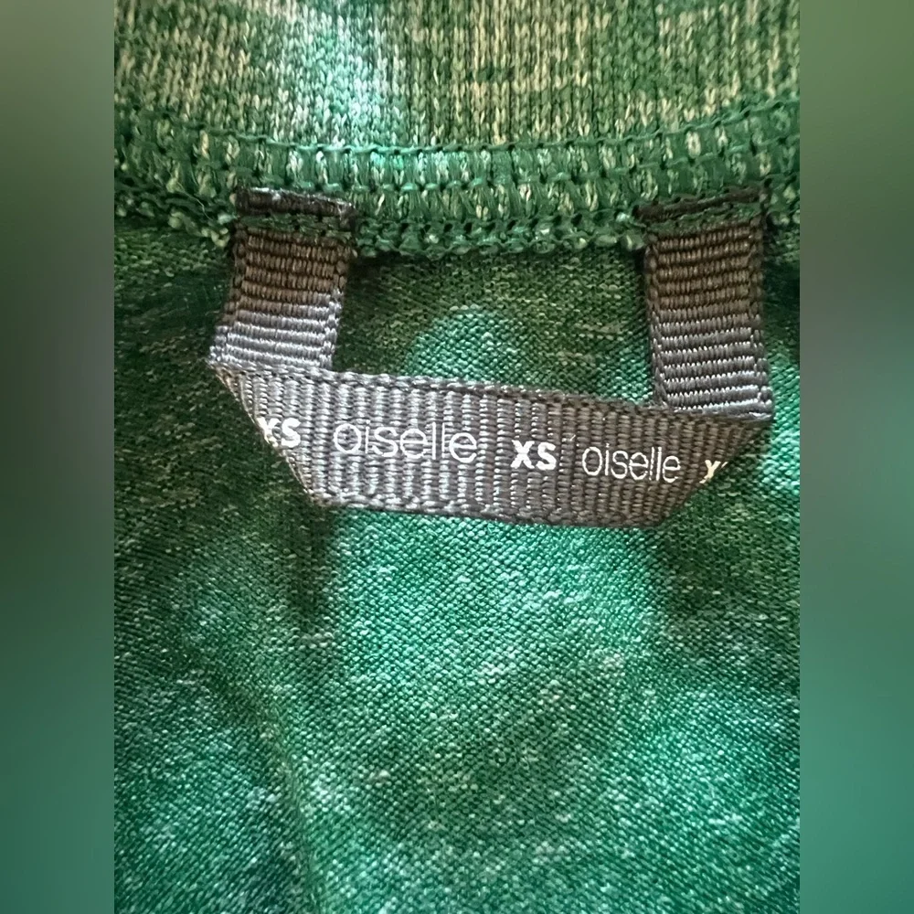Oiselle Green Crew Neck Top - Picture 3 of 8